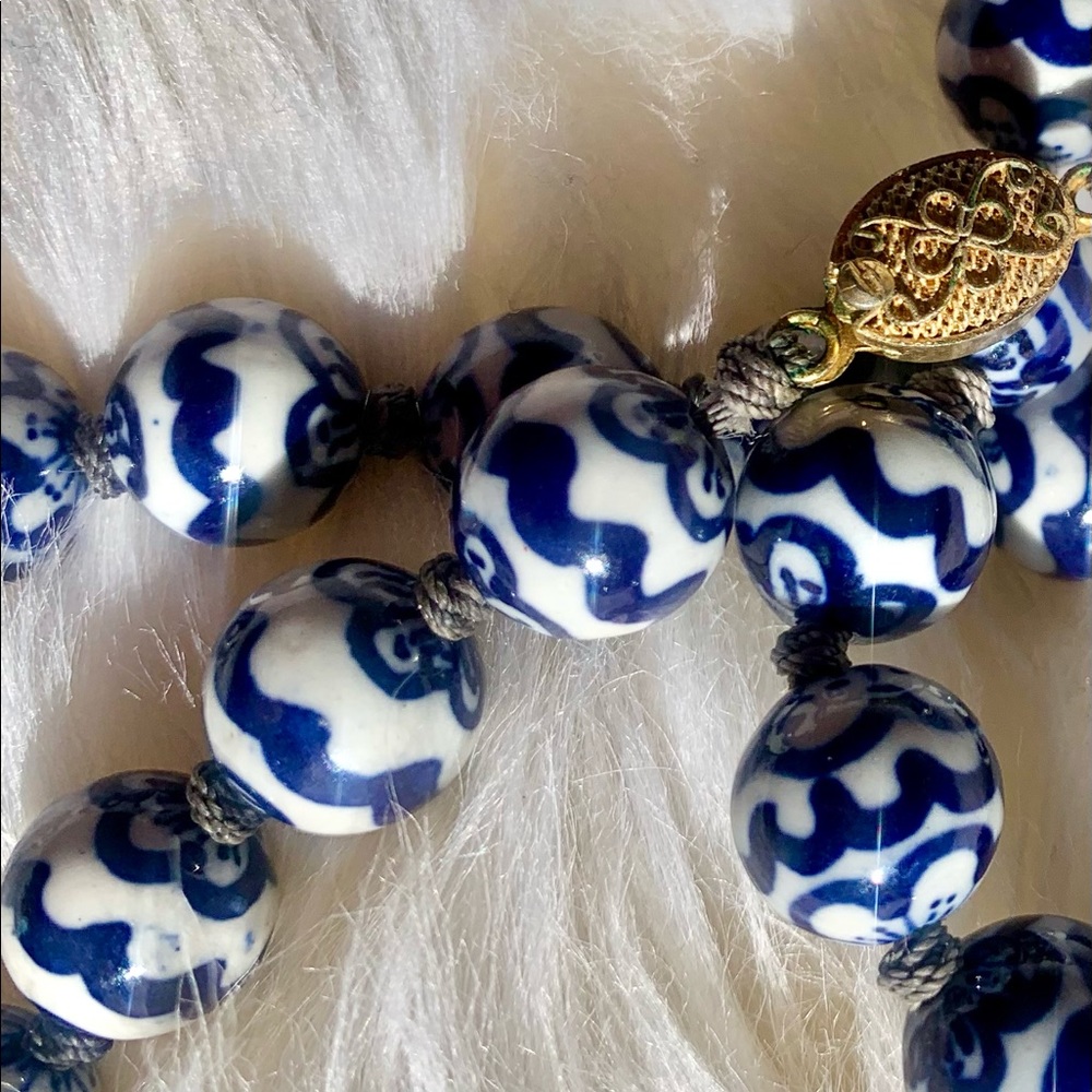 Vintage blue and white porcelain necklace tied knots great condition and clasp